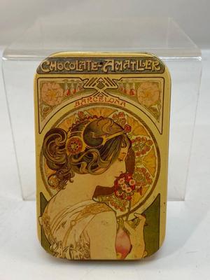 Art Nouveau Style Romantic Woman Smelling Flowers Chocolate Amatller Barcelona Collector Tin