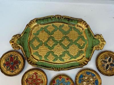 Colorful Mid-Century Gold Italian Florentine Toleware Platter Tray with 5 Drink Coasters
