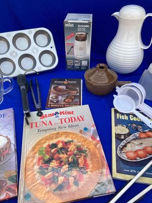 MORE GOOD KITCHEN STUFF, A NIB COFFEE GRINDER, COOL VINTAGE GLASS LIQUID MEASURER ,STONEWAVE  MICROWAVE DISH & MORE