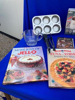 MORE GOOD KITCHEN STUFF, A NIB COFFEE GRINDER, COOL VINTAGE GLASS LIQUID MEASURER ,STONEWAVE  MICROWAVE DISH & MORE