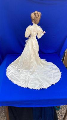FRANKLIN MINT HEIRLOOM COLLECTIONS BRIDE AND GROOM