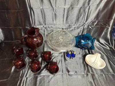 RED GLASS PITCHER W/CUPS, CAKE PLATE, GLASS BASKET AND BLUE GLASS BOWL