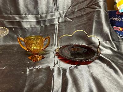 CAKE PLATE, AMBER GLASSWARE & RED DISH W/HANDLE