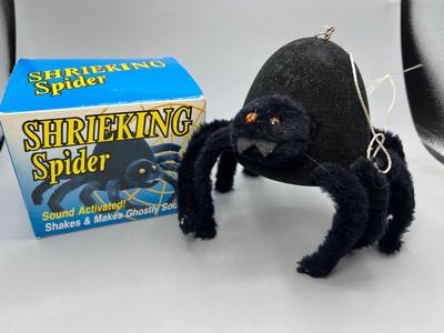 Vintage Gemmy Hanging Shrieking Spider Shakes and Makes Sounds Halloween Decor
