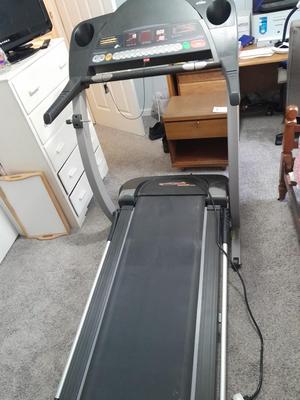 Nice Pro-Form Crosswalk Advanced 525x Treadmill Folding Spacesaver! Like new!