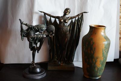 GROUPING OF ART DECO BRONZE TONE DANCERS & POTTERY VASE OF INTEREST