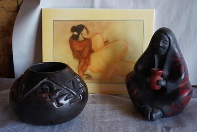 GROUPING OF THREE NATIVE AMERICAN DECORATIVE TO INCLUDE CARVED BLACK POT
