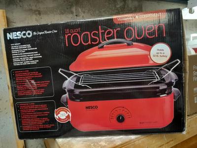 Nesco 18 Quart Roaster oven, roasts, slow cooks, bakes, and steams