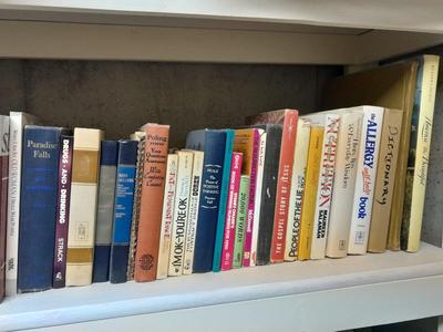 Variety of Books, Hardback and Softback many Geres (2)