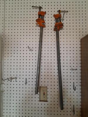 Pair of pipe clamps