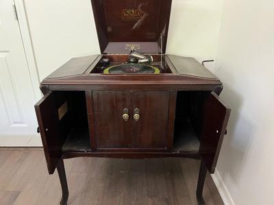 VICTROLA Talking Machine VV 260 8294 *Read Details