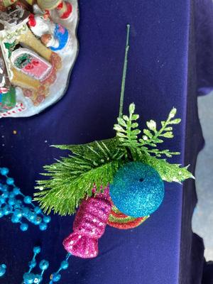 FIBER OPTIC CHRISTMAS COTTAGE AND SPARKLING FOLIAGE