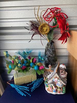 FIBER OPTIC CHRISTMAS COTTAGE AND SPARKLING FOLIAGE