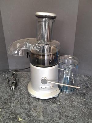Breville Juice fountain Juicer Model JE98XL