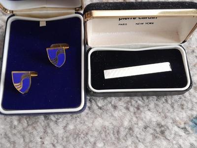 Men's tie clip and cuff links