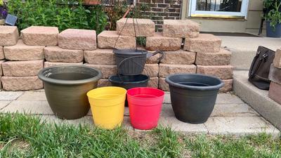 Ah yes More Planters just in time for the lovely flowers! Flowers ðŸŒº ðŸŒ¸