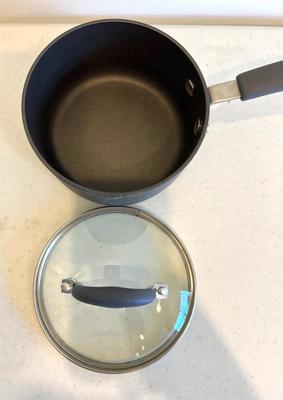 ONEIDA & Calphalon Set