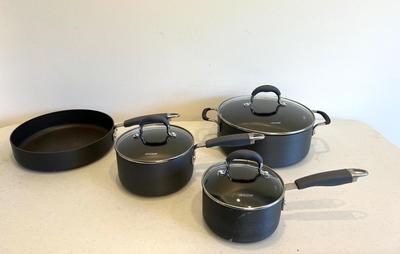 ONEIDA & Calphalon Set