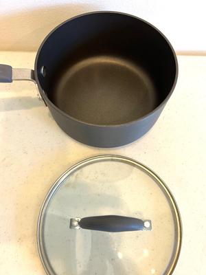 ONEIDA & Calphalon Set