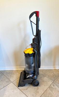 Dyson DC33 Bagless Upright Vacuum