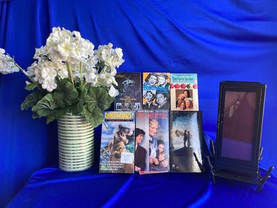 PRETTY PURPLE CANDLE LITE TEA LIGHT CANDLE HOLDER A GOOD MOVIE LIKE UP AND SOME FOLIAGE