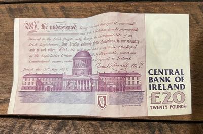 Collectible Bank Notes  France and Ireland