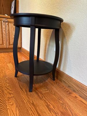 2 TIER SIDE TABLE/PLANT STAND