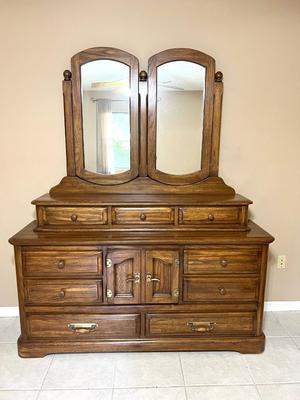 OLD HICKORY SOLID OAK DRESSER