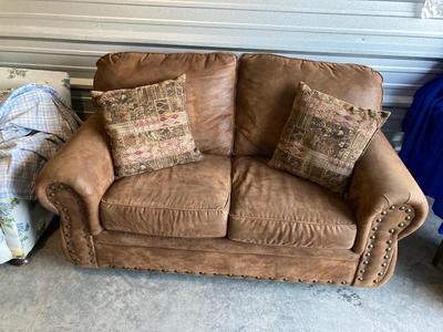 BEAUTIFUL LARGE COMFY LOVESEAT!