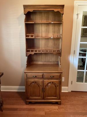 Thomasville American Style Hutch (1 of 2)