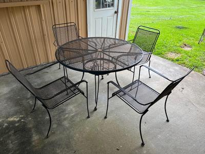 Wrought Iron Table with 4 Chairs