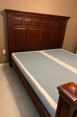 KING Mantle Bed With Foundation