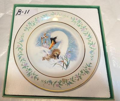 Avon Gentle Moments Decorater Plate 9"