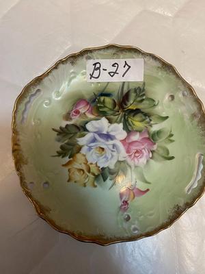 8" Floral Pierced Veaco Hand Painted Plate