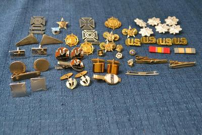 LOT 419. MILITARY ITEMS, CUFF LINKS, TIE BARS