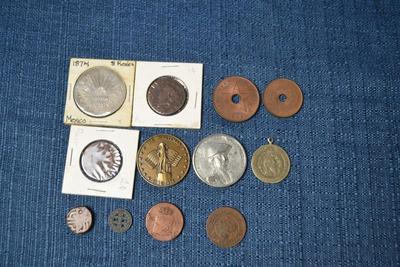 LOT 465. VARIETY OF COINS