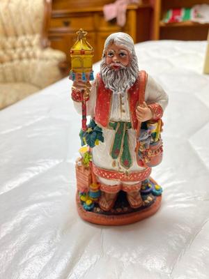 6 Pc The International Santa Collection