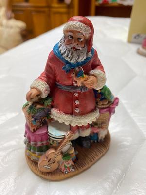 6 Pc The International Santa Collection