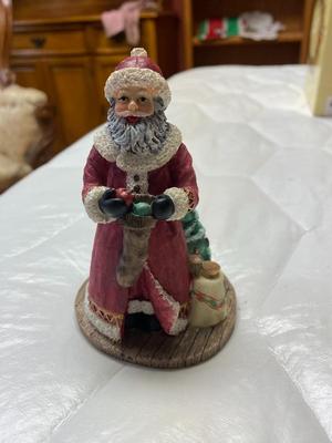 6 Pc The International Santa Collection