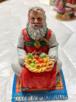 6 Pc The International Santa Collection