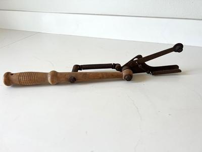 Vintage Wood Handle Skeet Thrower