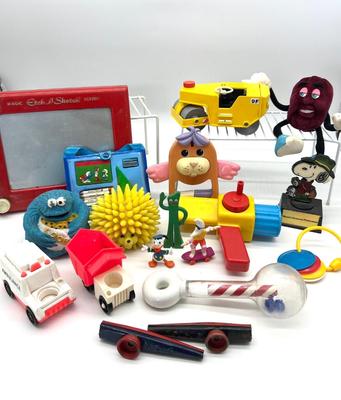 Vintage Toy Picker Lot of 18