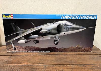 Hawker Harrier & Sikorsky HH 53C Scale Models