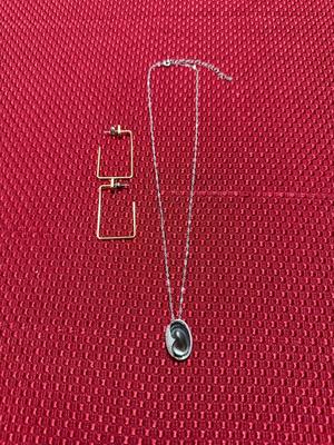 ATTRACTIVE STERLING SILVER NECKLACE AND PENDANT WITH PAIR OF EARRINGS.