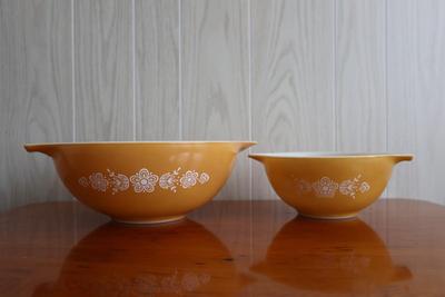 Two Vintage Pyrex Bowls - Butterfly Gold (2)
