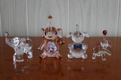 Four Glass Elephants Decor (4)