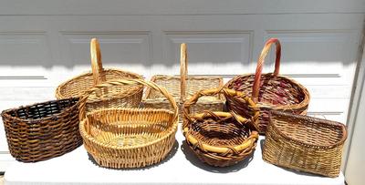 Lot of 7 Baskets