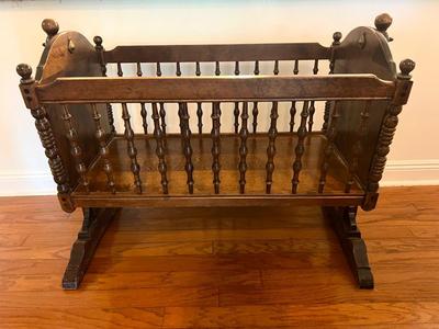 Ethan Allen Dark Antiqued Pine Old Tavern Cradle