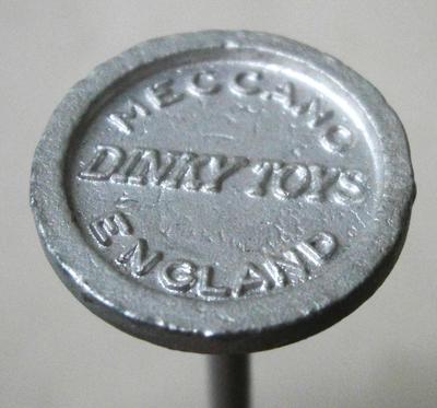 (11) Vintage Meccano DINKY TOYS INTERNATIONAL ROAD SIGNS