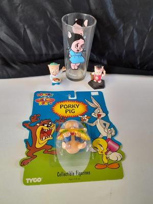 Porky the Pig collectibles - Pepsi glass and figures